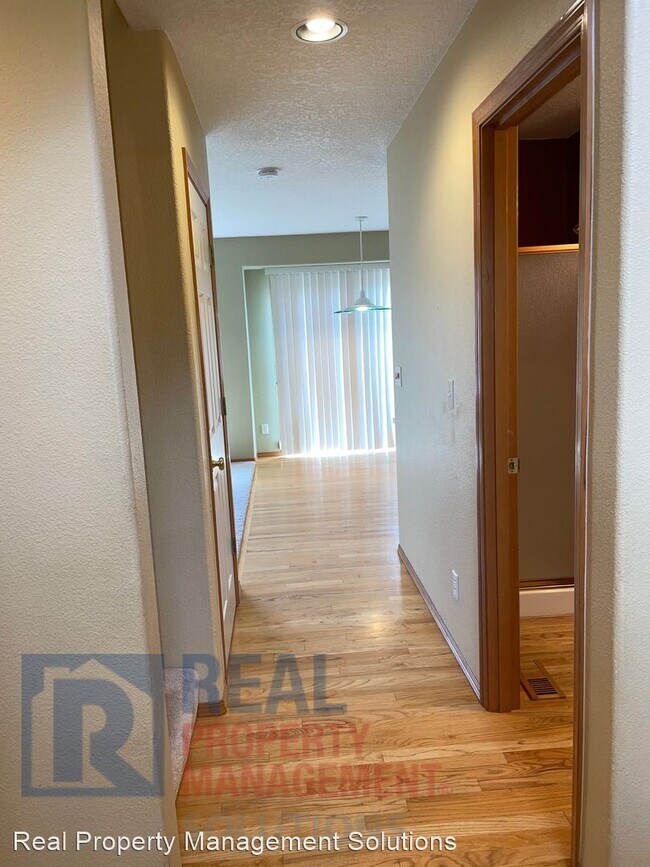Foto del edificio - 4 br, 3 bath House - 6157 NW Snowlily Dr