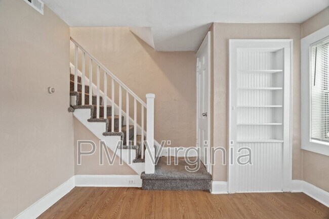 Foto del edificio - 18 Connor Pl