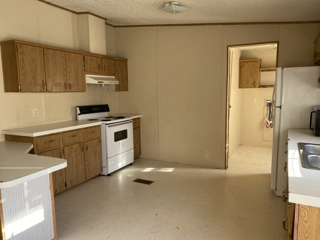 Building Photo - 47 Batson Rd