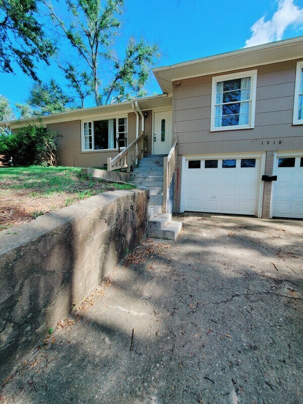 Foto principal - 1218 Graham Dr