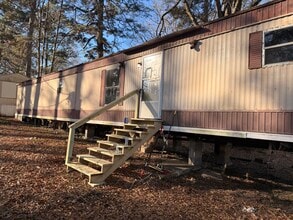 Building Photo - 5542 Whites Ferry Rd