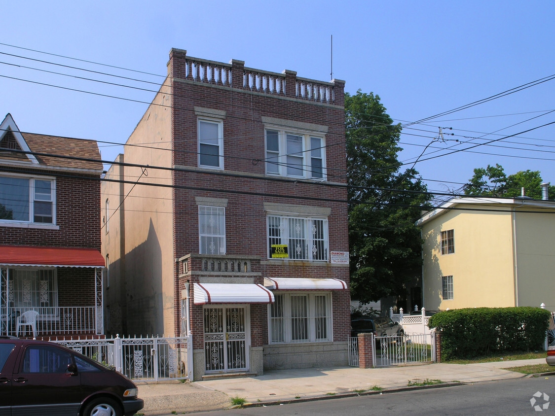 Primary Photo - 910 E 230th St