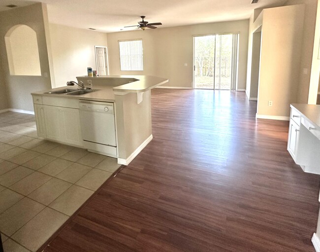 Building Photo - 3660 Hickory Park Dr