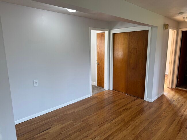 Foto del edificio - 704 4th St