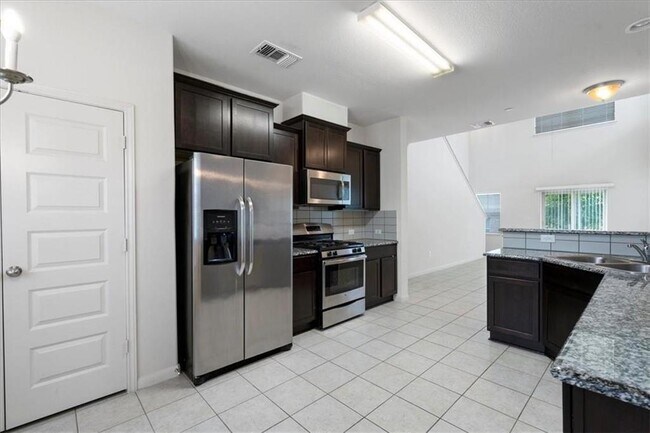 Foto del edificio - 1620 Bryant Dr