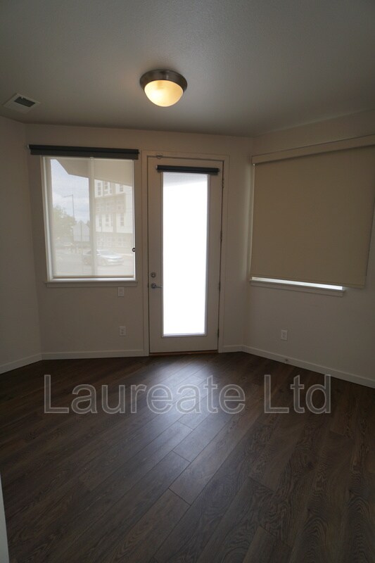 Foto del edificio - 518 Park Ave W
