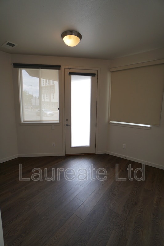 Photo - 518 Park Ave W Townhome