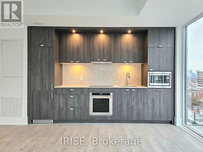 Photo du bâtiment - 115 Denison Ave