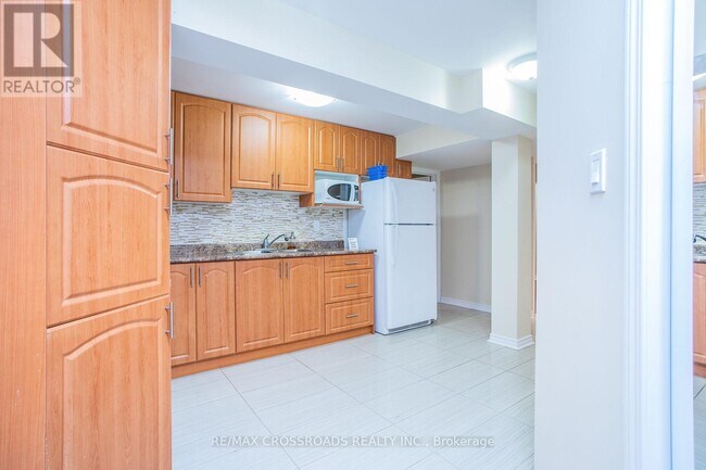 Building Photo - 23 River Heights Dr