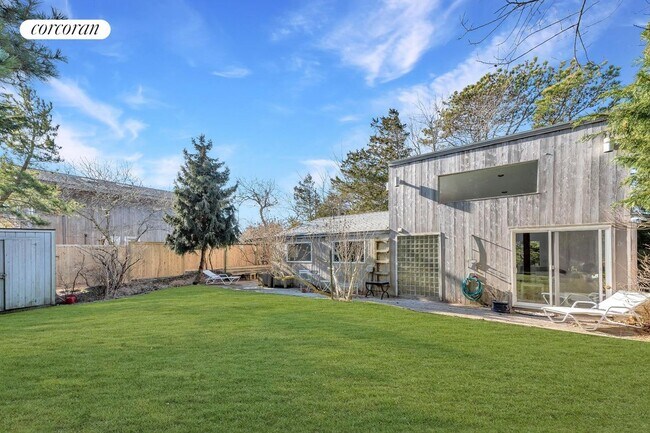 Building Photo - 49 Mako Ln