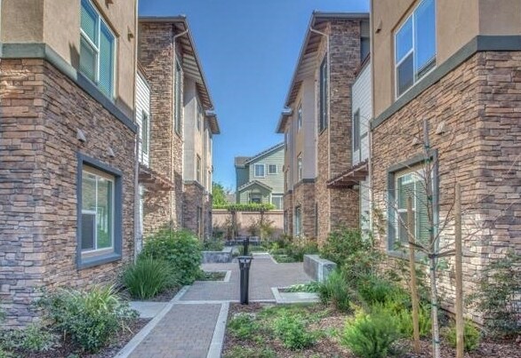 Foto del edificio - 1130 Karby Terrace