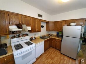 Building Photo - 502 Suismon St