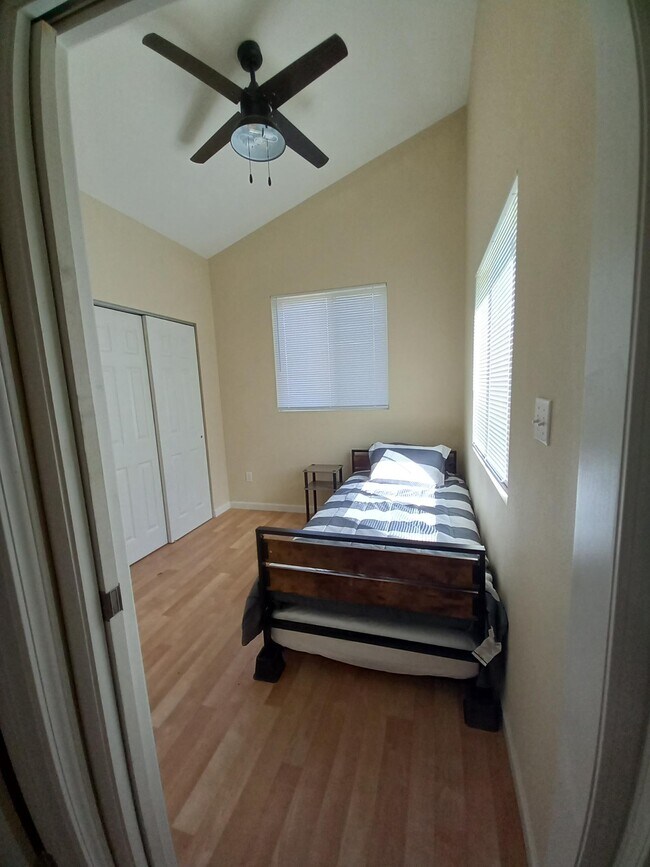 Foto del edificio - 1290 Deerpark Rd