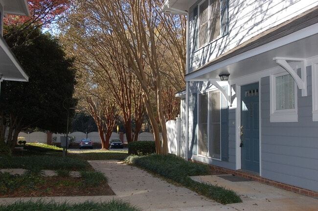 Building Photo - 1450 Barton Place Dr