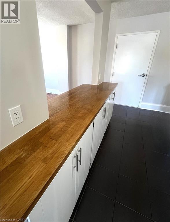 Building Photo - 324 Frederick St