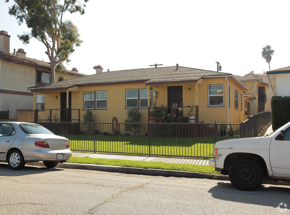 Primary Photo - 821-825 Sartori Ave
