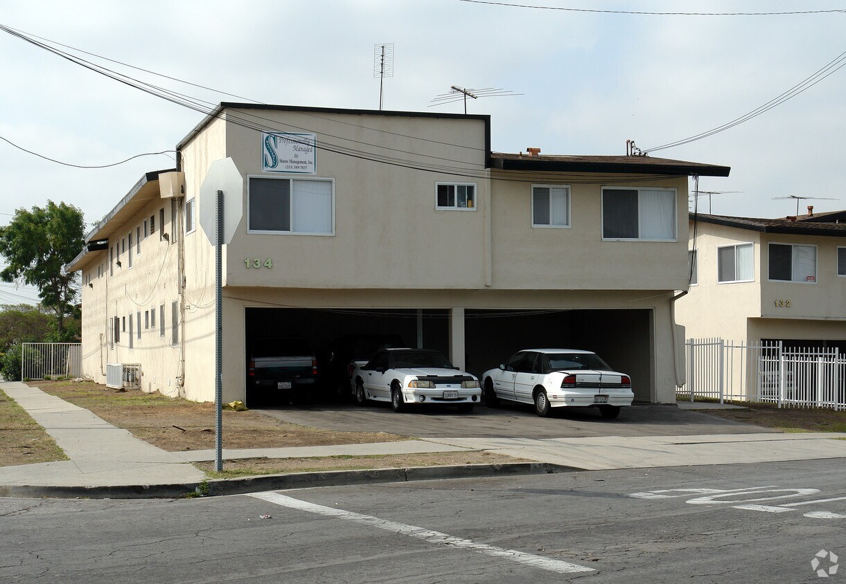 132 E Hazel ¡St - 132 E Hazel St