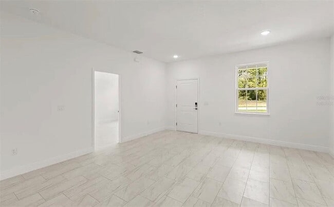 Building Photo - 6926 N Elkcam Blvd