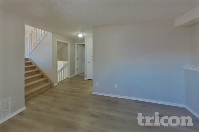 Foto del edificio - 4650 Dooley Way