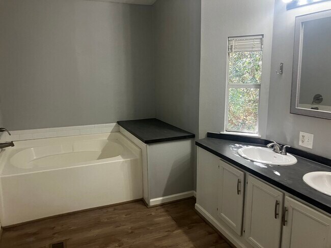 Foto del edificio - Triangle Mobile Home Park