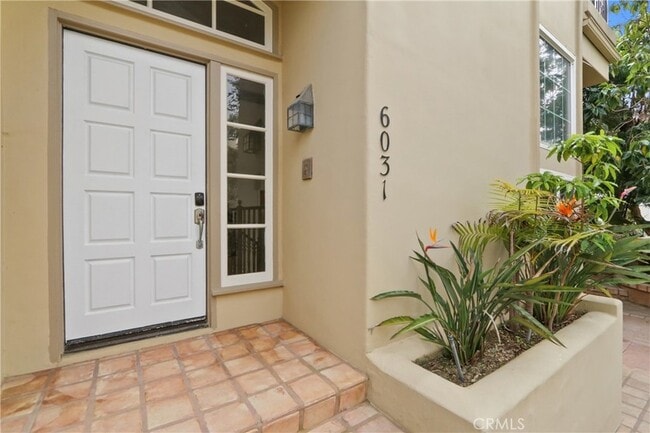 Building Photo - 6031 Shadowbrook Cir