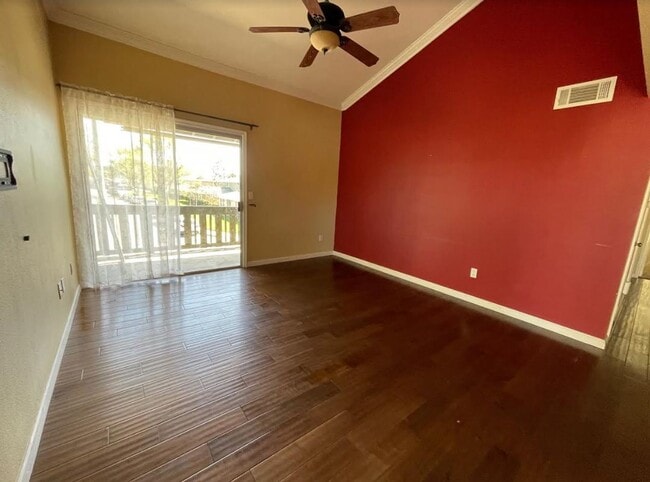 Building Photo - 2528 White Oak Pl