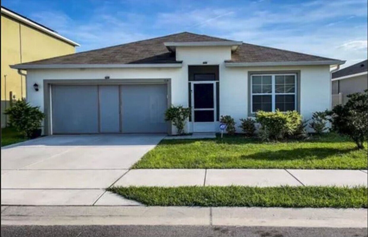 Foto principal - AVAILABLE DEC.1ST, 4 BEDROOM ONLY $2500 A ...