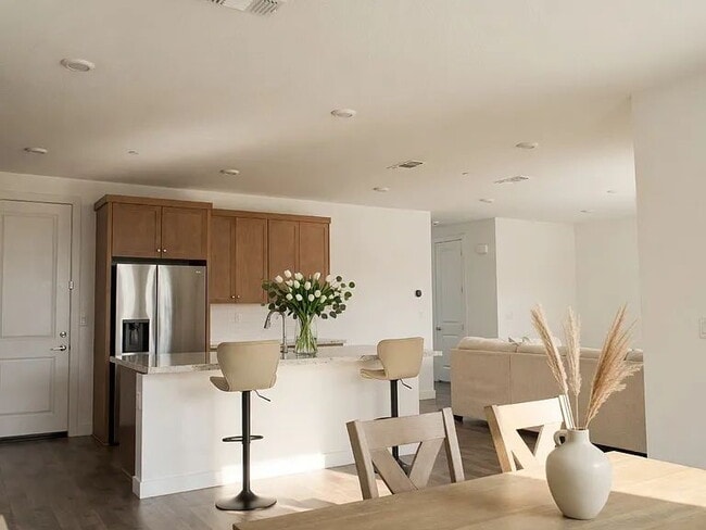Foto del edificio - Welcome to this recently built 2024 home offering 1,977 sq ft of modern living space.