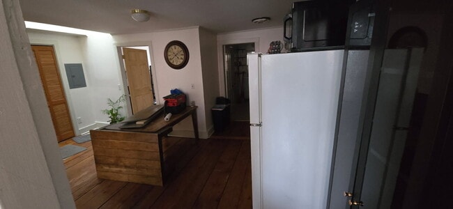 Building Photo - 15 Friendship Rd