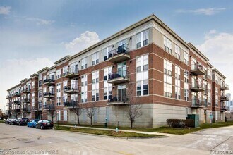 Building Photo - 66 Winder St