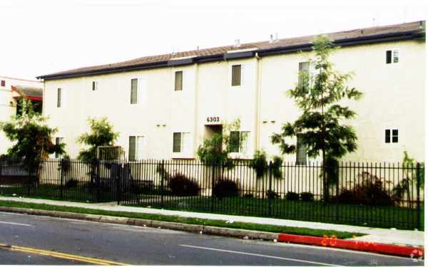 Primary Photo - 6303 S San Pedro St