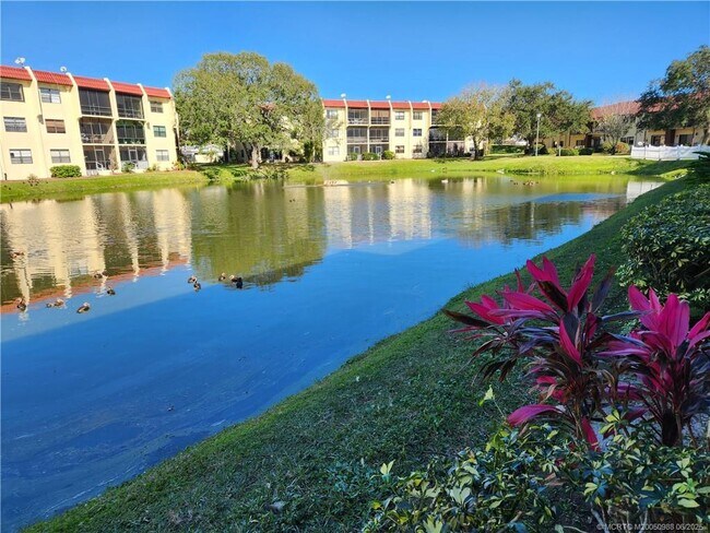 Building Photo - 2050 Oleander Blvd