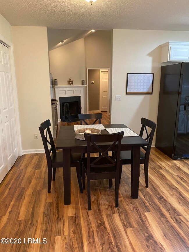 Foto del edificio - 8 Eagle Trace Ct