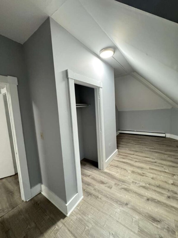 Foto del edificio - 166-168-168 W Main St