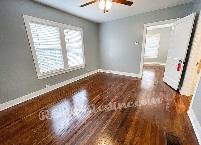 Building Photo - 706 Crockett Rd