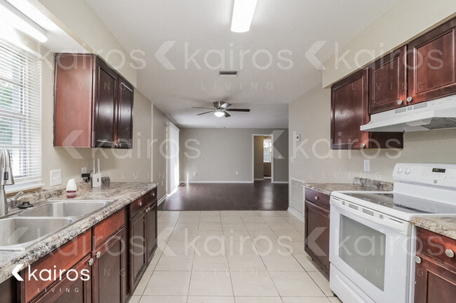 Foto del edificio - 1321 NE 39th Ln