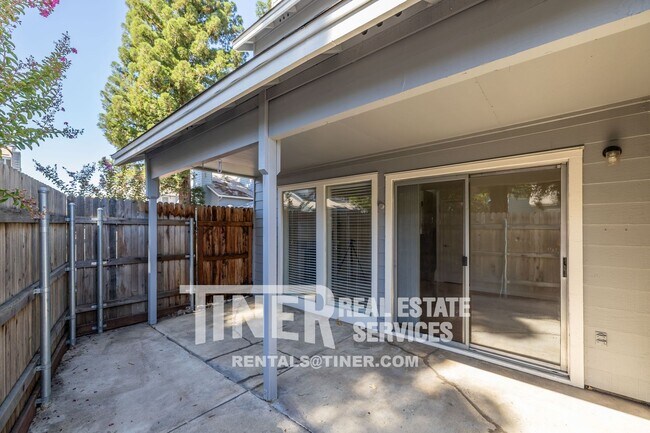 Foto del edificio - Gorgeous Roseville Home! 18 Month Lease! -...