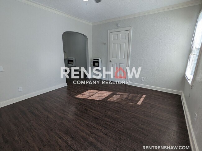 Foto del edificio - Renovated Duplex - 1 Bed / 1 Bath - Bingha...