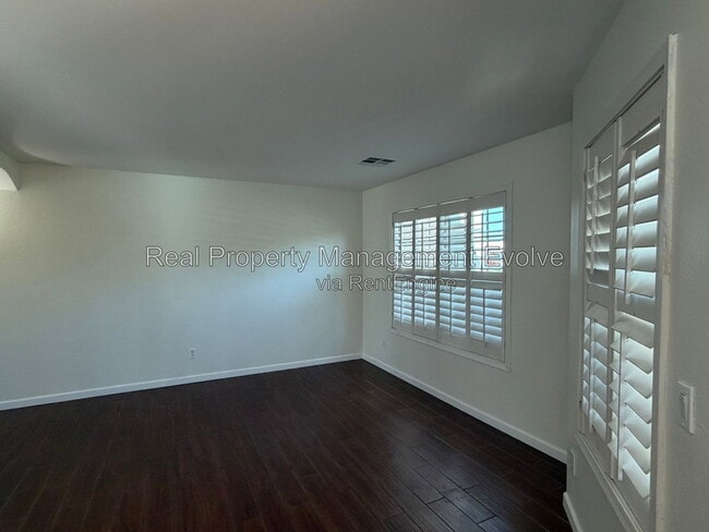 Foto del edificio - 6903 W Lawrence Ln