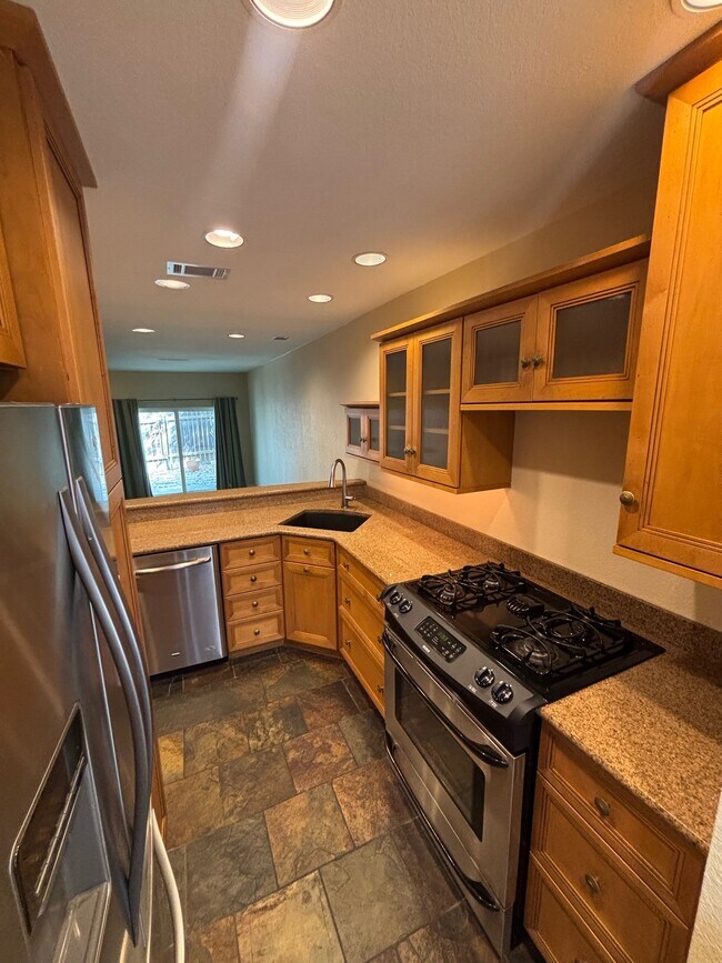Foto del edificio - 1411 Gracy Farms Ln
