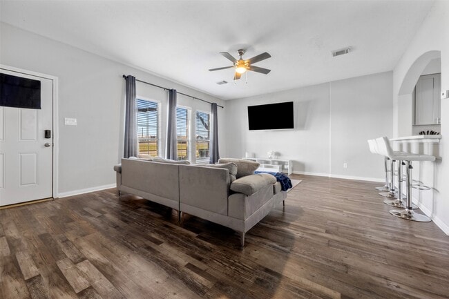 Building Photo - 1413 TX-146