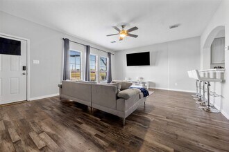 Building Photo - 1413 TX-146