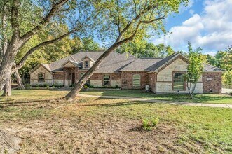 Building Photo - 714 High Point Dr