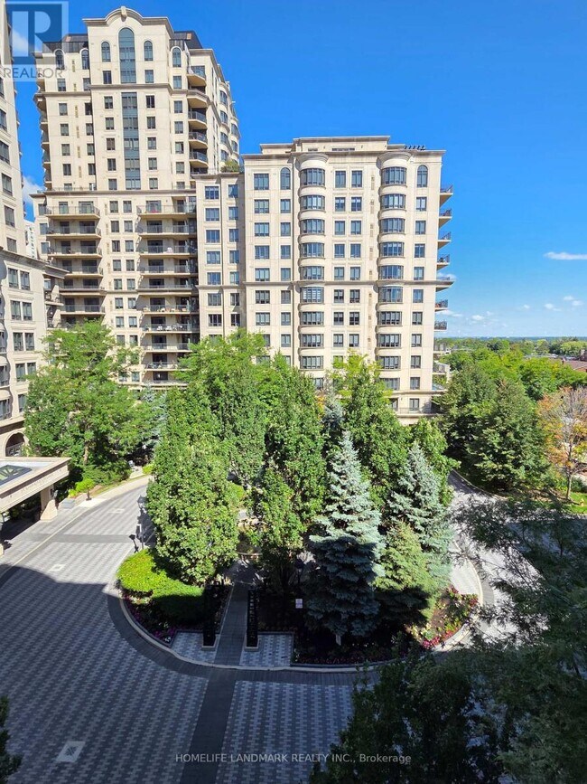Photo du bâtiment - 650-650 Sheppard Ave E