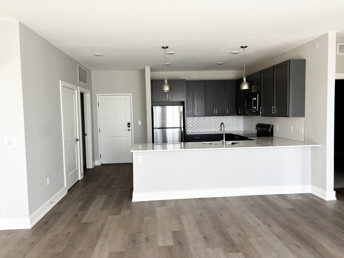 Primary Photo - Knob Hill Apartments