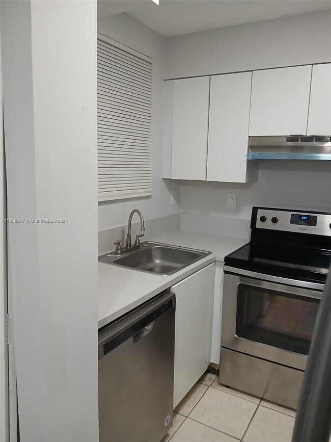 Foto del edificio - 14930 SW 82nd Terrace