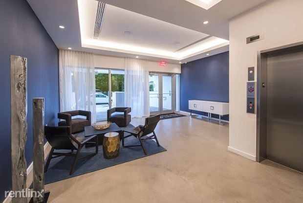 Foto del edificio - 1 br, 1 bath  - 3620 Coral Way # 1000