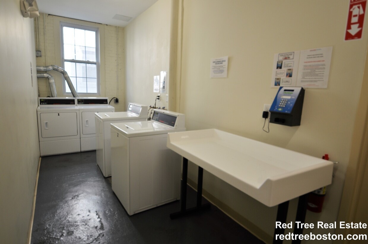 Foto del edificio - 109 Brainerd Rd