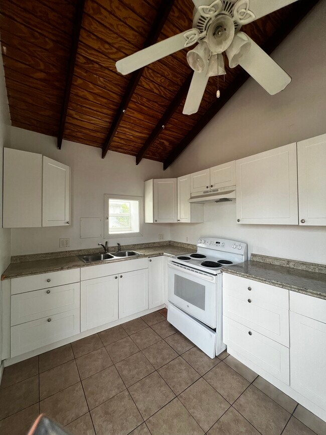 Foto del edificio - 1220 3rd St