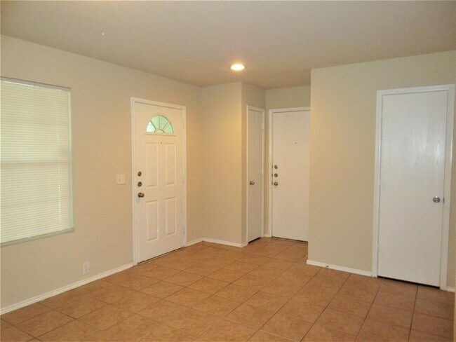 Foto del edificio - 822 Grand Plains Dr